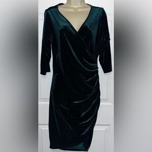 Chic Dark Green Velvet Long Sleeve Dress